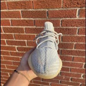 Yeezy 350 v2 cloud white non reflective